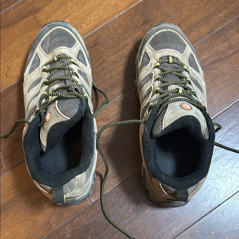 Merrell Men’s 10W hiking shoes